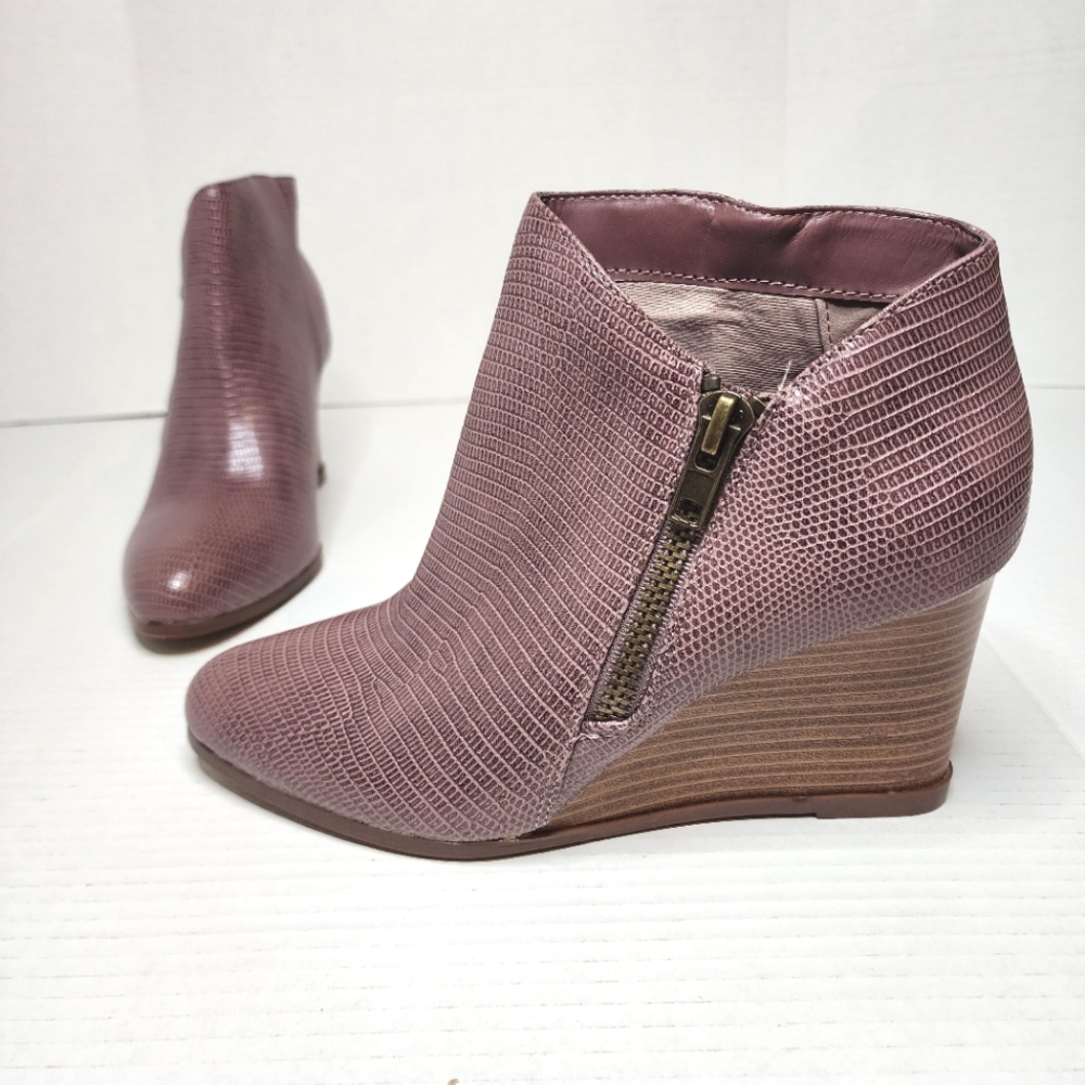 NWOT Journee Collection Womens Glam Tru Comfort Foam Wedge Booties Sz 8.5